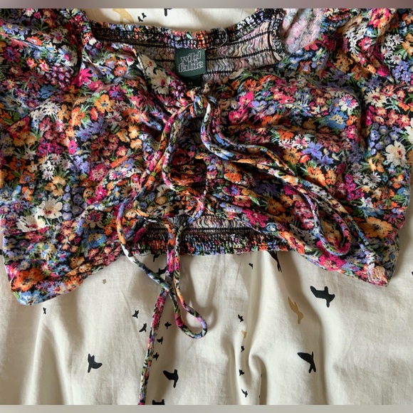 XS Wild Fable Floral Crop Top - Picture 3 of 3